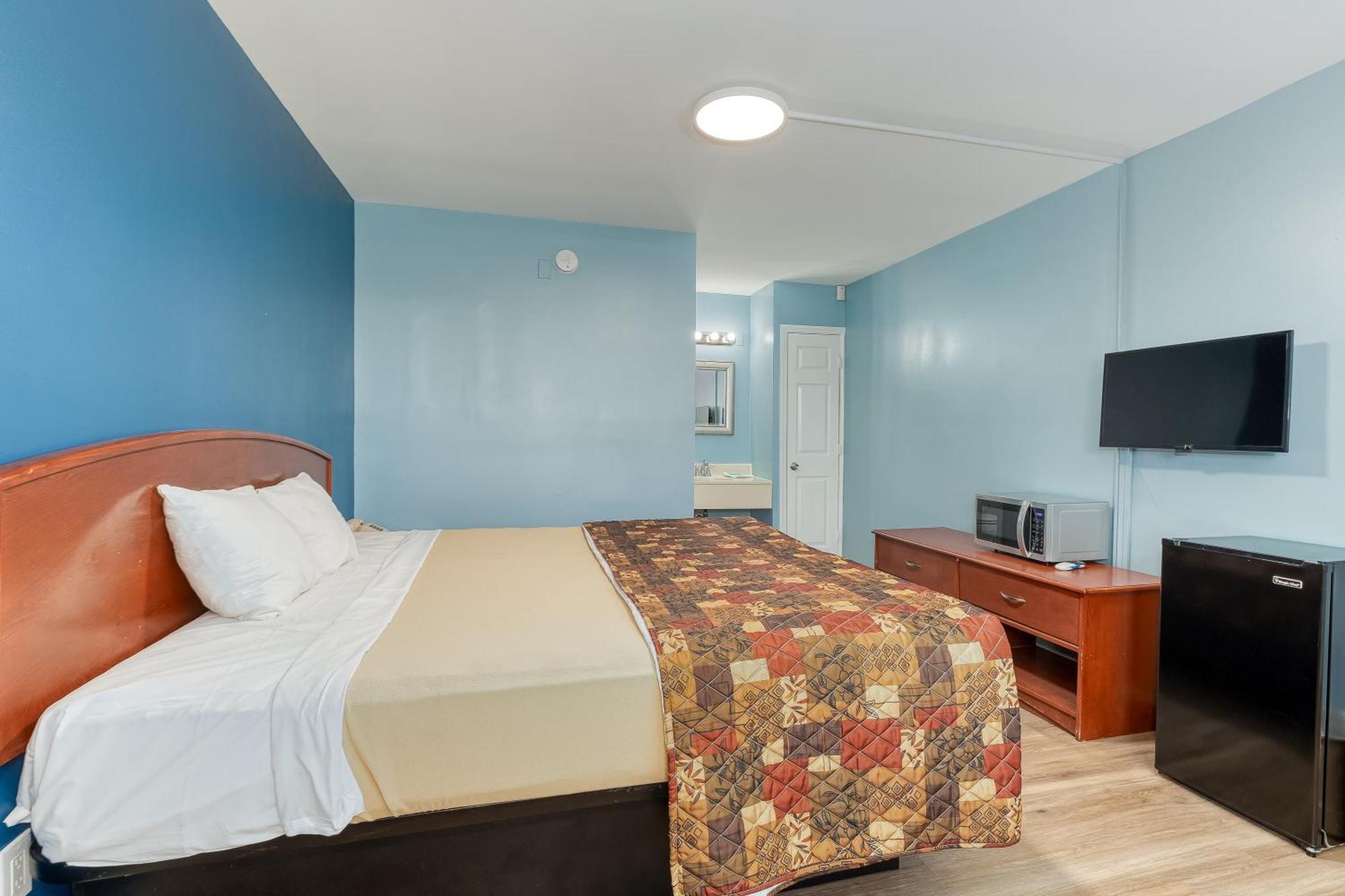 The Skybreeze Inn Bohemia Esterno foto