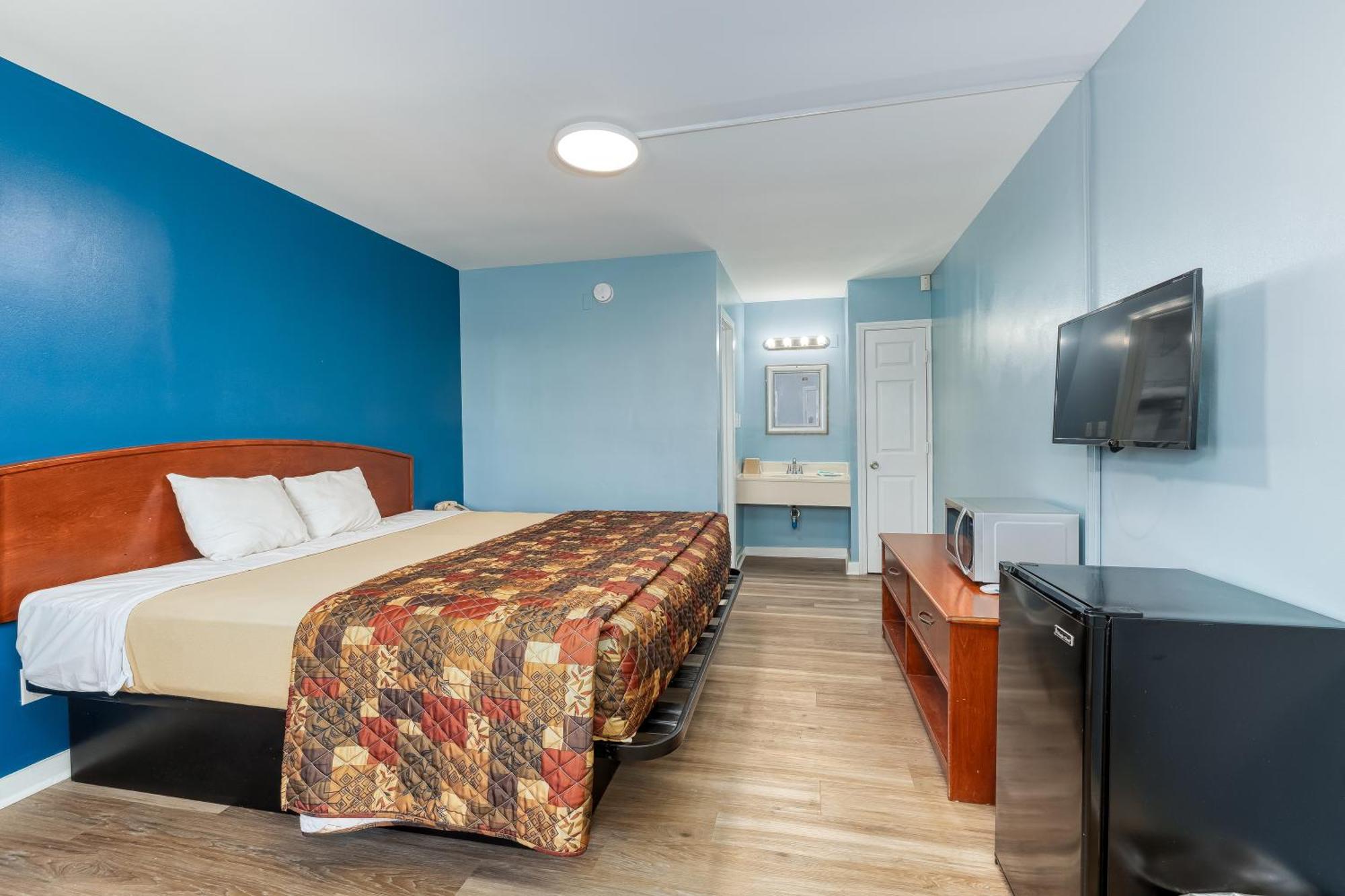 The Skybreeze Inn Bohemia Esterno foto